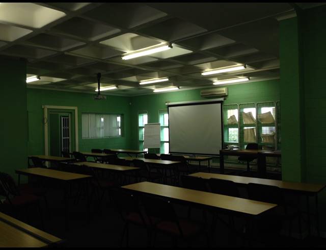 1,211M² BUILDING TO LET IN WOODSTOCK